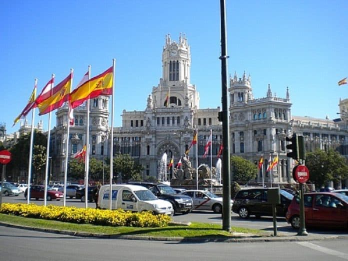 cegah_penyebaran_virus_korona_spanyol_putuskan_lockdown