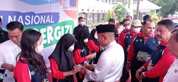 cegah_stunting_siswi_sma_di_medan_diberikan_tablet_penambah_darah