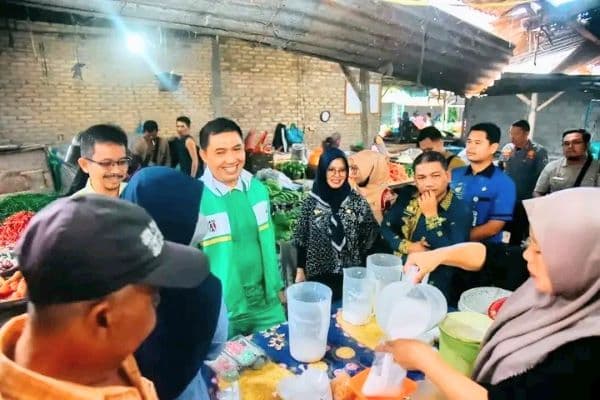 cek_harga_sembako_pj_bupati_batu_bara_sidak_pasar_tradisional