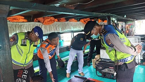 cek_kelayakan_tim_gabungan_inspeksi_mendadak_kapal_motor_di_danau_toba