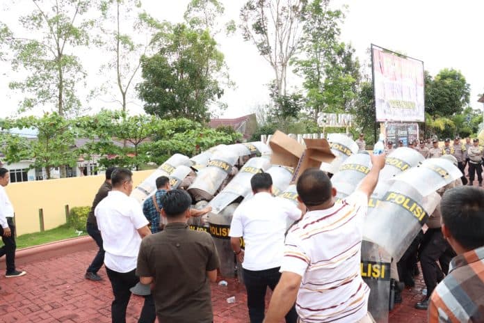 cek_kesiapan_personel_polres_simalungun_gelar_simulasi_pengamanan_pilpanag_2023