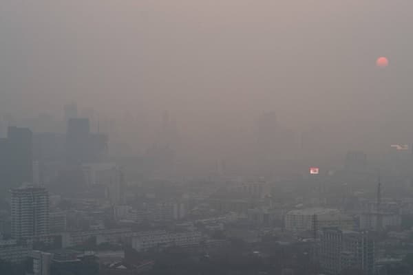 chiang_mai_polusi_udara_terburuk_di_dunia_masker_didistribusikan_kepada_warga