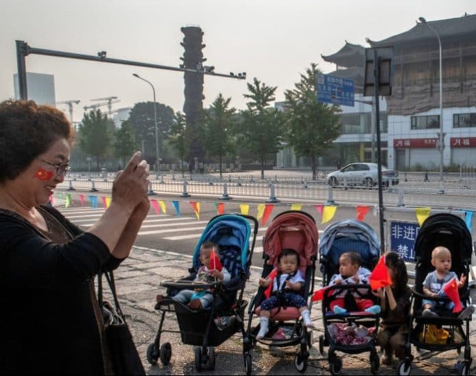 china_bebaskan_orang_yang_belum_menikah_punya_anak_secara_legal_di_sichuan
