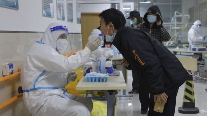 china_hentikan_publikasi_data_covid_19_foto_bercak_putih_di_paru_paru_viral