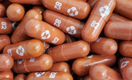 china_keluarkan_izin_edar_obat_covid_19_di_tengah_wabah_omicron