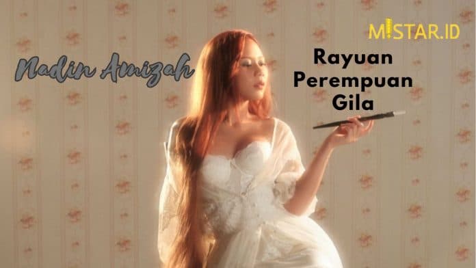 chord_gitar_dan_lirik_lagu_rayuan_perempuan_gila_oleh_nadin_amizah