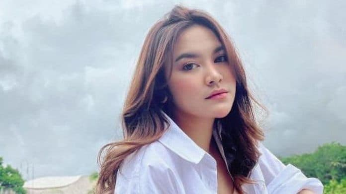 chord_gitar_dan_lirik_lagu_sial_oleh_mahalini_kesedihan_ditinggal_orang_yang_dicintai