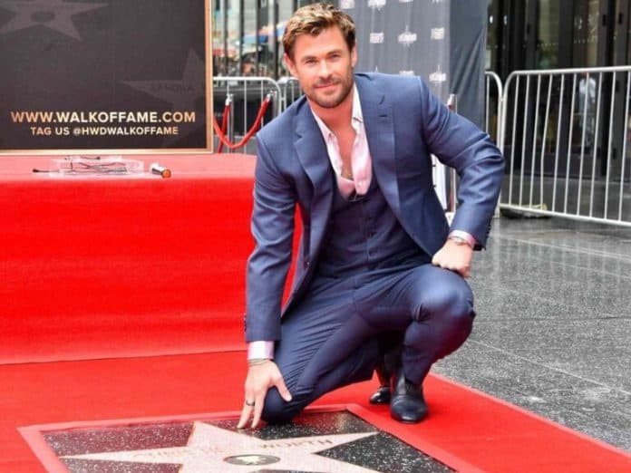 chris_hemsworth_terima_hollywood_walk_of_fame_ke_2781