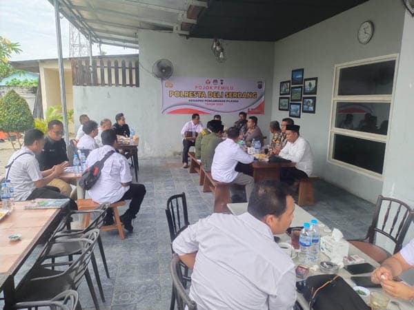 ciptakan_harkamtibmas_jelang_pilkada_polresta_deli_serdang_gelar_pojok_pemilu