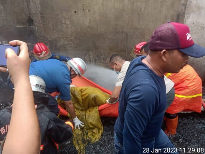 coba_selamatkan_barang_berharga_saat_rumah_terbakar_warga_medan_tewas