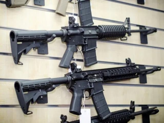 corona_orang_amerika_malah_borong_senjata_api