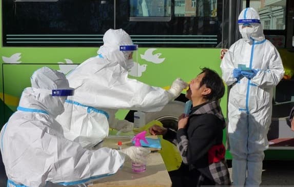 covid_19_china_kembali_pecah_rekor_35_ribu_kasus_sehari