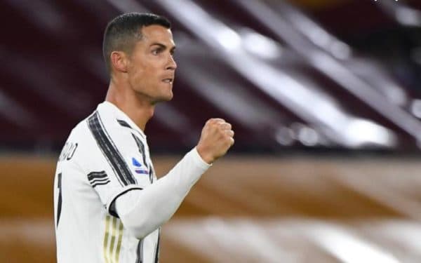 cristiano_ronaldo_dinyatakan_positif_covid_19