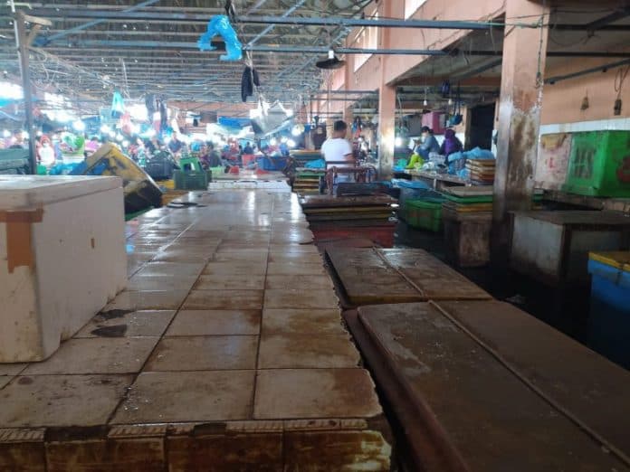 cuaca_buruk_stok_ikan_laut_di_pasar_tradisional_siantar_kosong