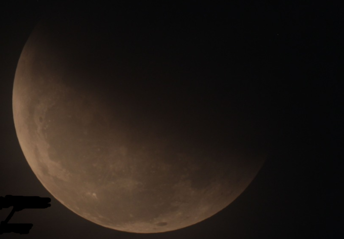 cuaca_halangi_pengamatan_super_blood_moon_di_oif_umsu