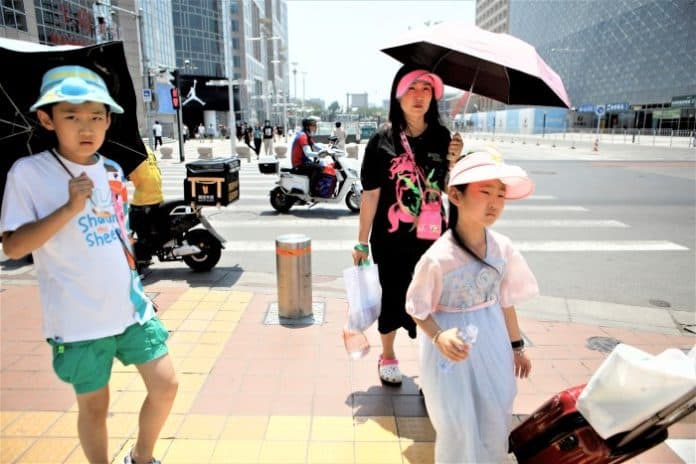 cuaca_panas_sekolah_di_beijing_diminta_hindari_aktivitas_luar