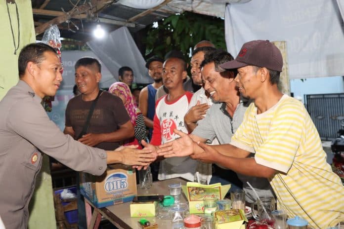 curhat_kamtibmas_kapolres_siantar_akbp_fernando_turun_ke_masyarakat