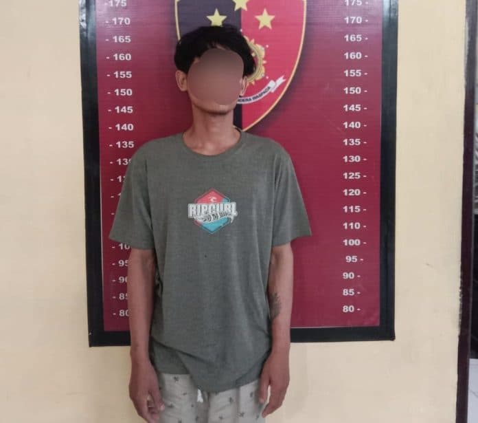 curi_emas_karyawan_toko_di_tanjung_morawa_masuk_sel