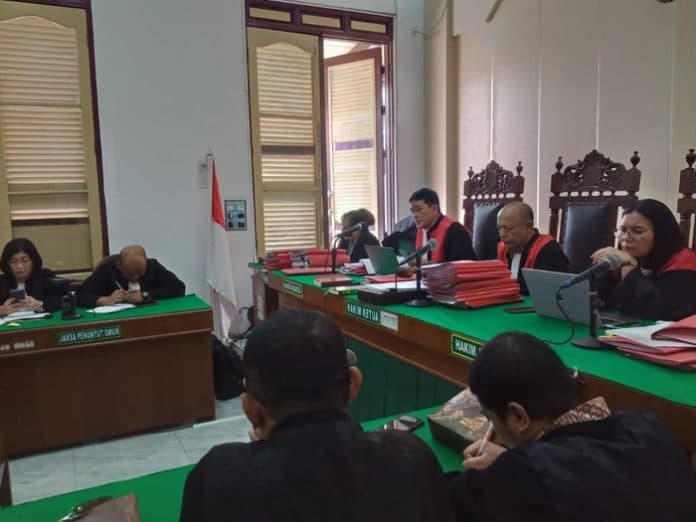 curi_minyak_pertamina_picu_kebakaran_di_belawan_dua_terdakwa_dipenjara_5_tahun