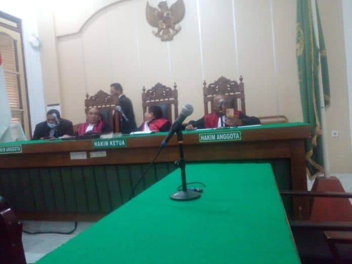 curi_pagar_rumah_warga_helvetia_dipenjara_selama_2_tahun_6_bulan