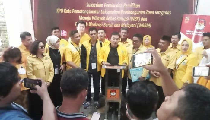 daftar_di_hari_terakhir_golkar_siantar_usung_balon_anggota_dprd_millennial