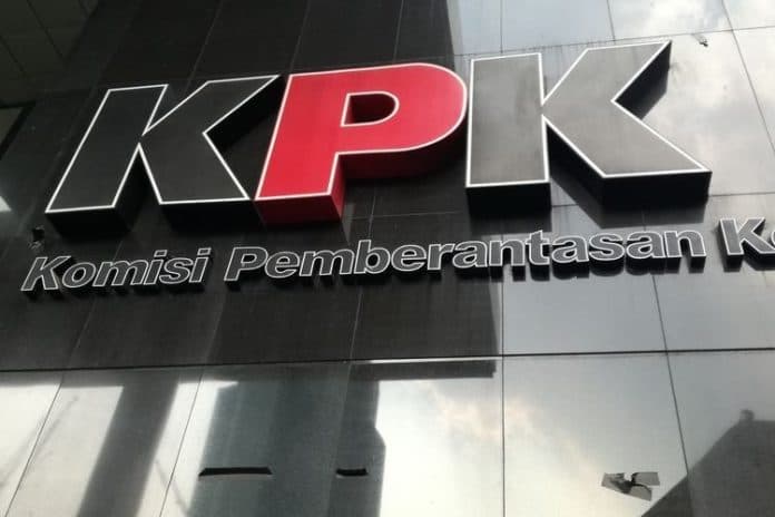 daftar_nama_capim_dan_cadewas_kpk_diserahkan_ke_jokowi