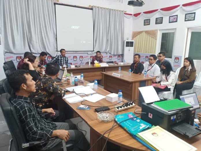 daftarkan_bacaleg_tanpa_seragam_pkn_siantar_ada_kesalahan_teknis