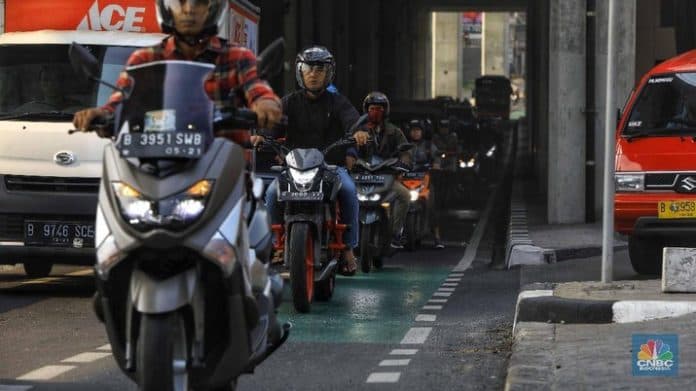 dampak_covid_19_penjualan_mobil_dan_motor_terpukul
