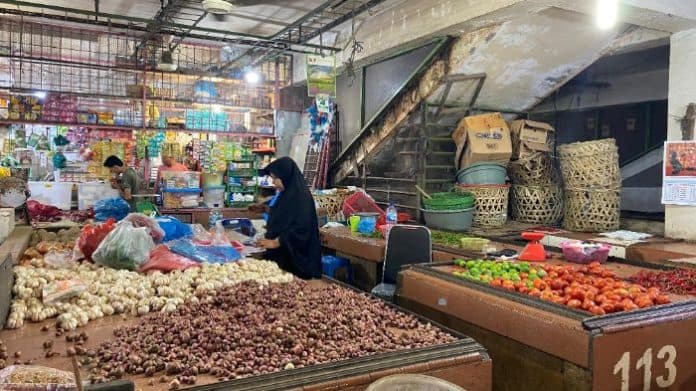 dampak_cuaca_ekstrim_harga_bahan_pokok_melonjak_tajam_di_medan
