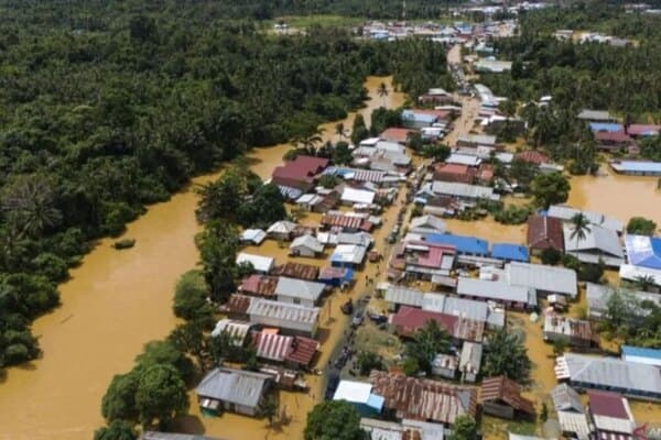 dampak_hujan_dan_luapan_sungai_748_rumah_tergenang_di_halmahera_utara