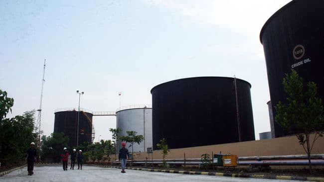 dampak_serangan_israel_ke_iran_harga_minyak_dunia_anjlok