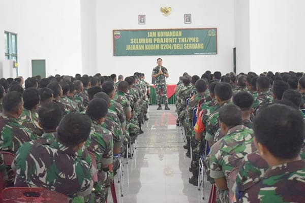 dandim_0204ds_ingatkan_anggota_agar_tidak_terlibat_kegiatan_ilegal