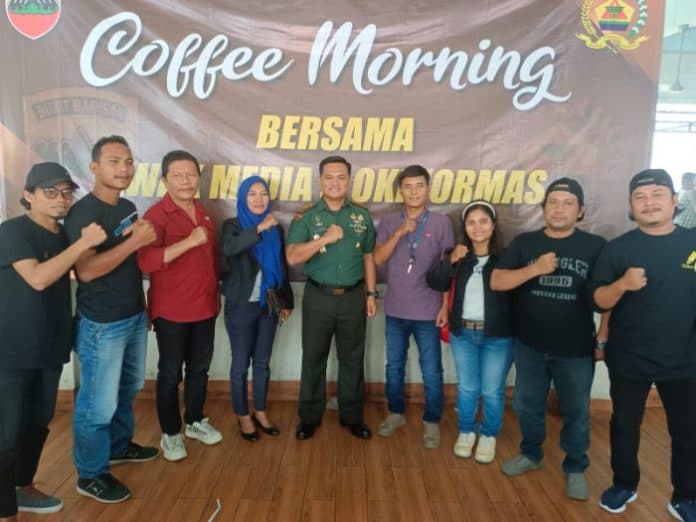 dandim_0211tt_ajak_insan_media_mengedukasi_pemilu_2024