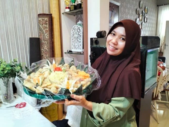 dari_kerajinan_ke_kuliner_cerita_sukses_nely_suryani_tambah_penghasilan