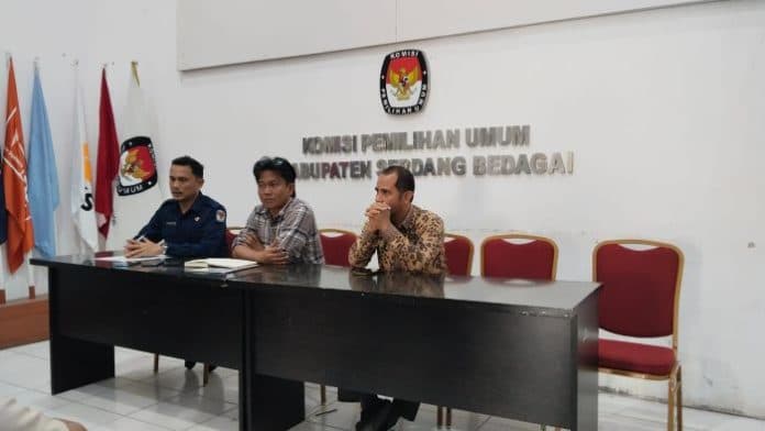 darma_wijaya_adlin_tambunan_lawan_kotak_kosong_ini_penjelasan_kpu_sergai