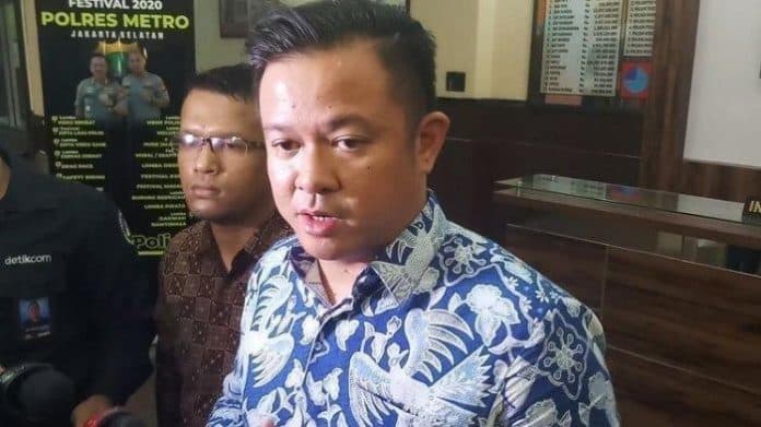 datangi_bareskrim_pengacara_nyatakan_mundur_bela_bharada_e