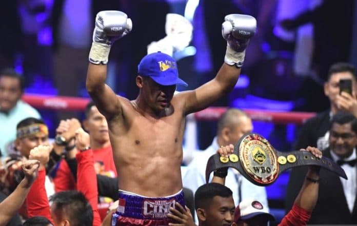 daud_yordan_pertahankan_gelar_usai_menang_tko_panya_uthok