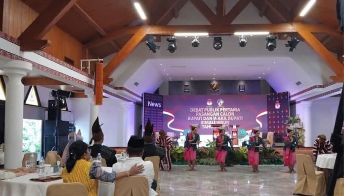 debat_perdana_calon_bupati_simalungun_kpu_usung_tema_peningkatan_kesejahteraan_masyarakat