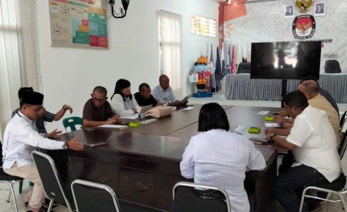 debat_publik_kedua_dibatalkan_tim_kampanye_masinton_mahmud_datangi_kpu_tapteng
