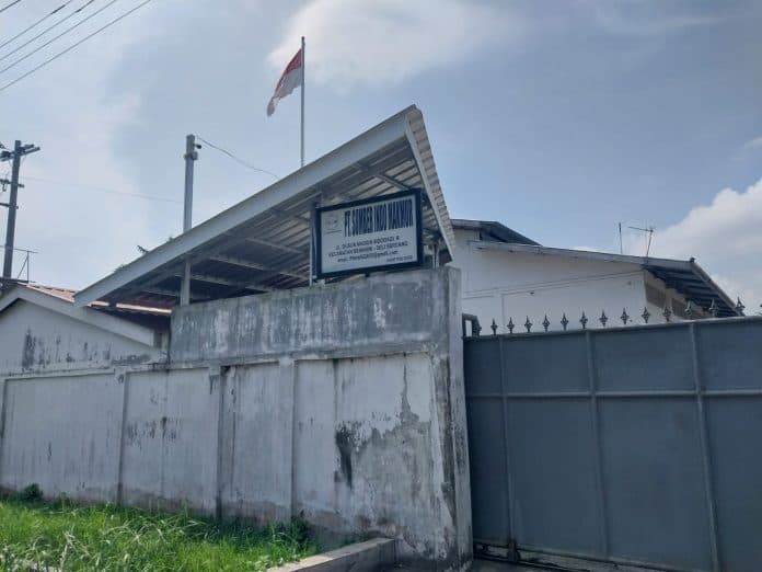 debu_mencemari_lingkungan_warga_beringin_deli_serdang_protes_pt_sumber_indo_makmur