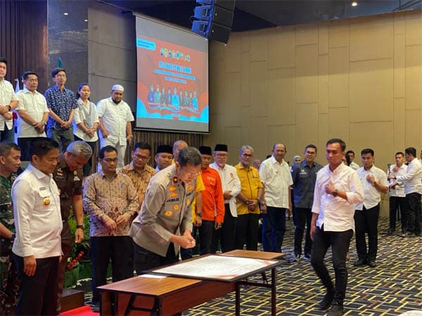 deklarasi_pemilu_damai_pj_gubernur_sumut_jangan_menunggu_sesuatu_terjadi