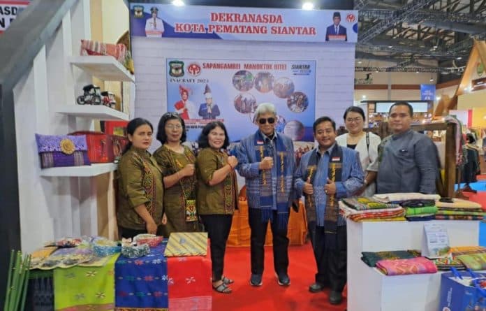 dekranasda_siantar_ramaikan_inacraft_2023_di_jcc