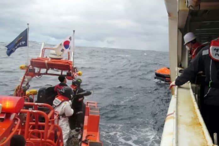 delapan_orang_hilang_setelah_kapal_tenggelam_di_antara_kedua_negara_jepang_dan_korea_selatan