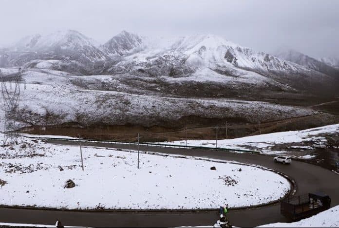delapan_tewas_akibat_tertimbun_longsoran_salju_di_tibet