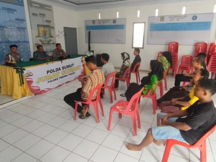 demi_keamanan_malam_hari_warga_minta_polisi_berpatroli