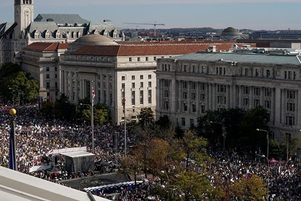 demo_pro_palestina_di_washington_biden_anda_telah_menandatangani_genosida