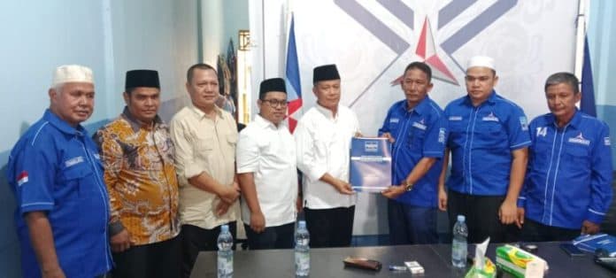 demokrat_palas_terima_pendaftaran_balon_bupati_dan_wabup_sarmadan_ifdal