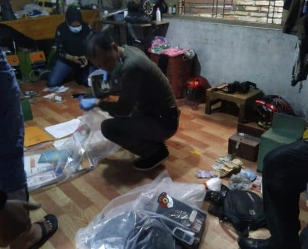 densus_88_amankan_terduga_teroris_di_percut_sei_tuan