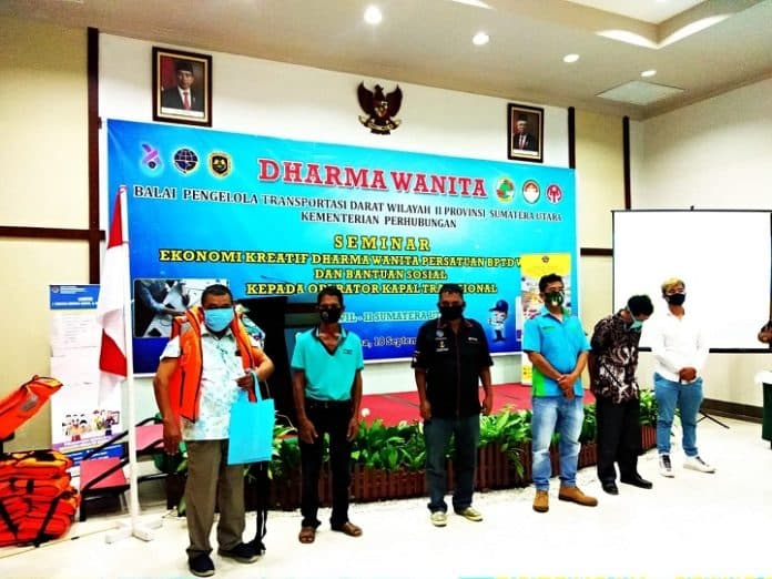dharma_wanita_kemenhub_seminar_ekonomi_kreatif_di_parapat_hal_ini_yang_dibahas