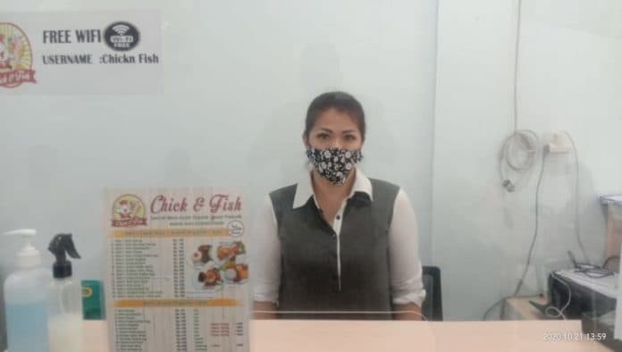 di_tengah_pandemi_perempuan_cantik_ini_nekad_buka_warung_makan